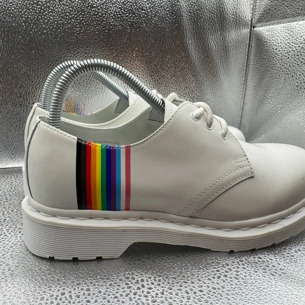 Size 6 Dr. Martens White Mens Lace-Up Pride Derby‎ Rainbow Leather Shoes 27522